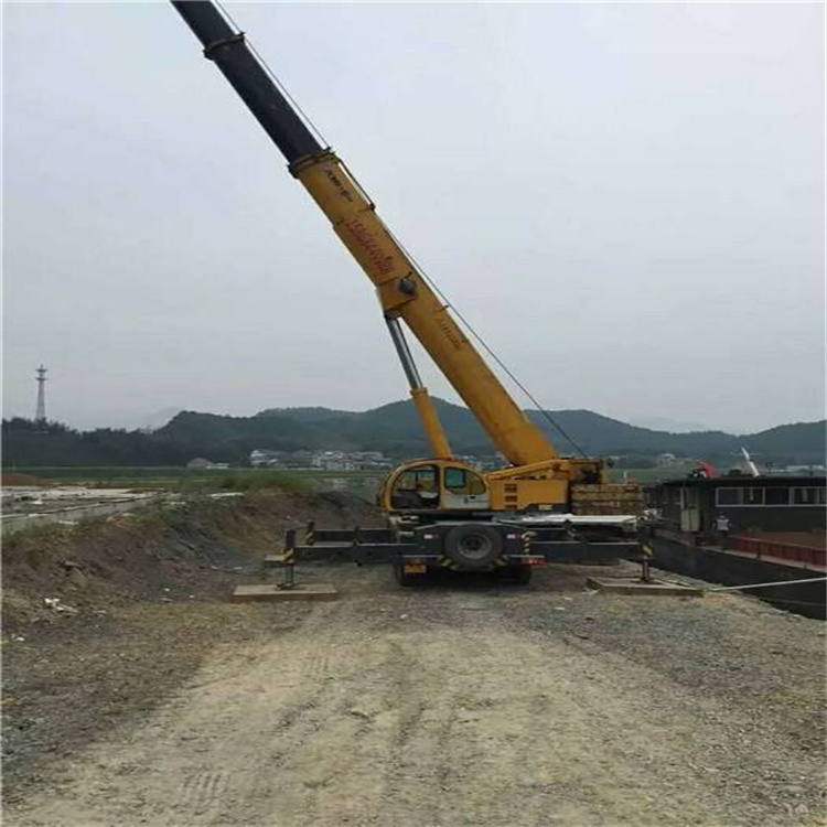 兰山重型吊车租赁费用